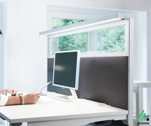 Bildergalerie AWL aufgeräumte Leuchte am Arbeitsplatz