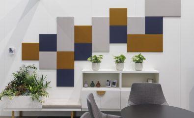 Eckige Wandpaneele im bunten Design