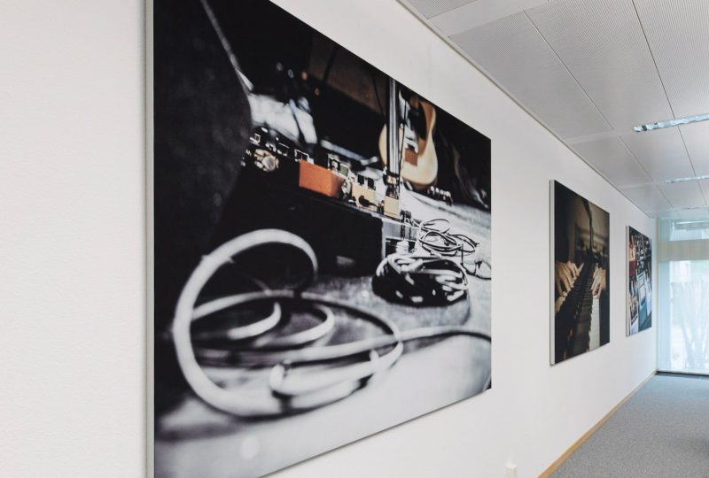 Schallabsorber Wand mit Motivdruck als Akustikbild